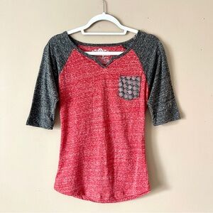 THREE SQUARE | NCSU Pack Pride Marled Raglan Fitted Graphic Tee Sz S